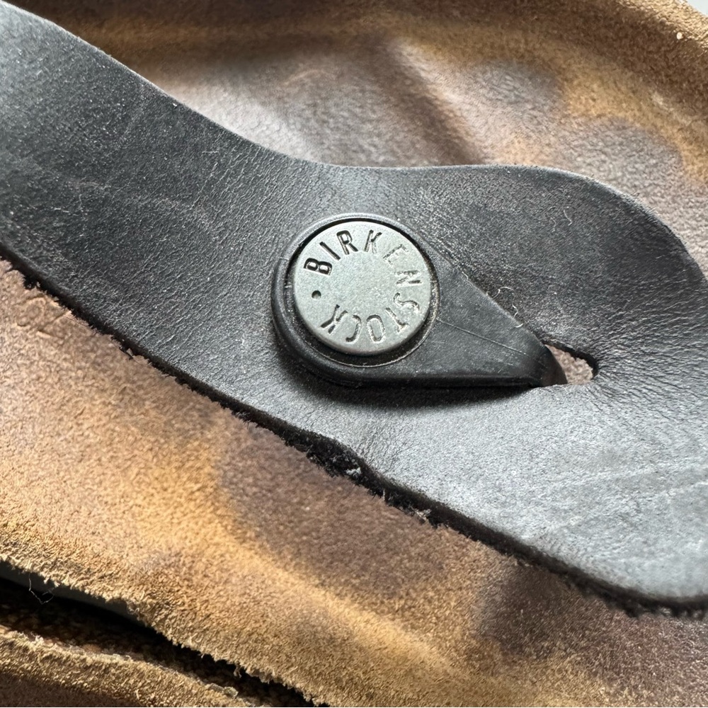 Birkenstock Gizeh Sandal in dark brown. Size: 37 - Picture 10 of 13